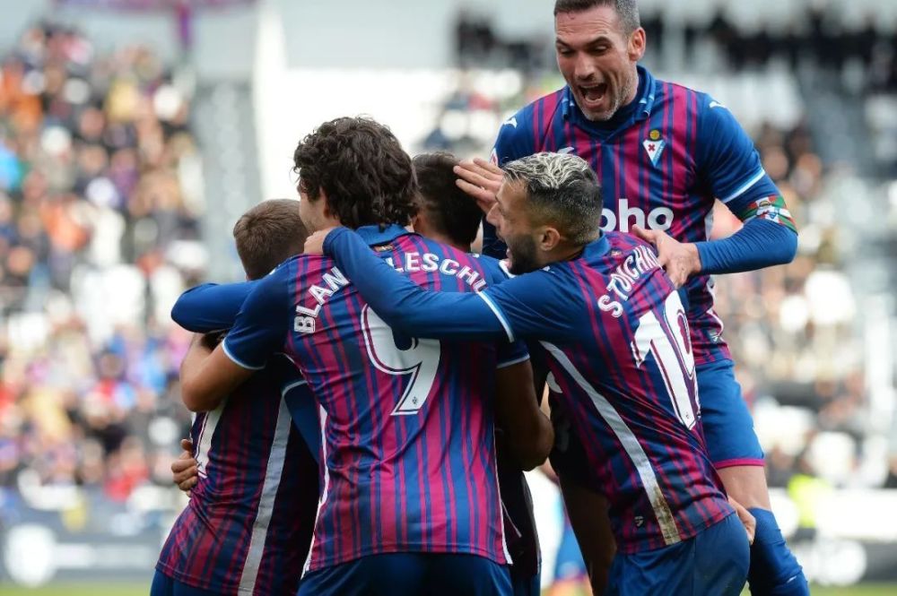 台上斩获佳 台上斩获佳